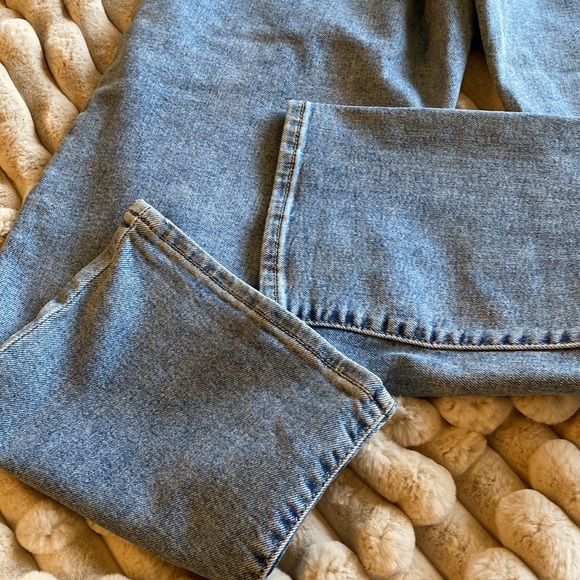 Levi's High Rise Blue Jeans - Picture 7 of 7
